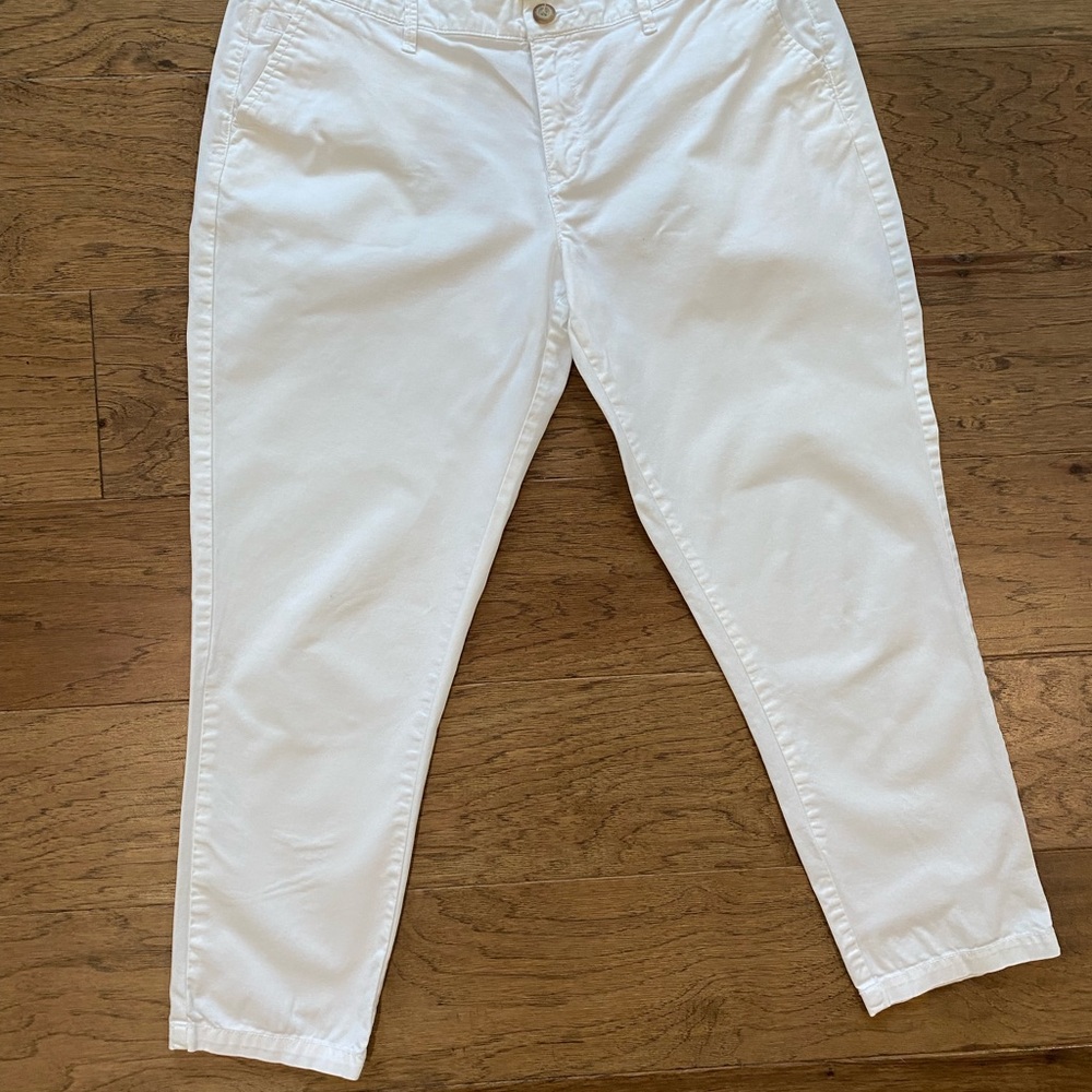 GAP Women's White Cropped Pants